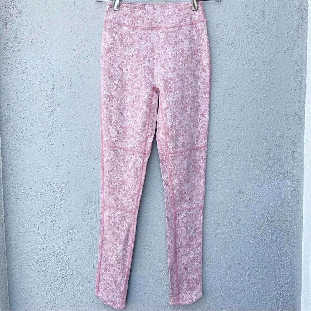 GYMSHARK Womens Compression Fit Fleur Texture Leggings Sz XS Dusky Pink Marl - Picture 1 of 6